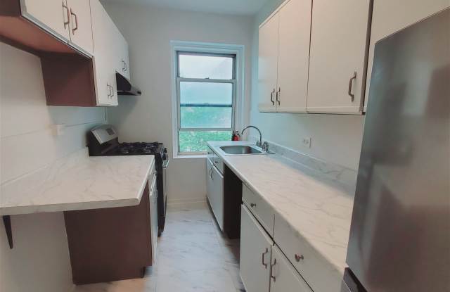 122 Woodside Green - 122 Woodside Green, Stamford, CT 06905