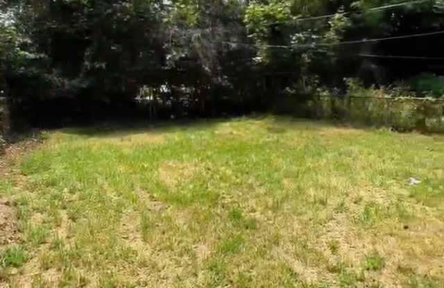 Charming 3-Bedroom Property in Prime Location Gallery 4