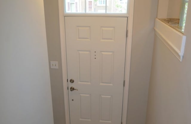 ***Bright and Beautifully Appointed 3BED/3BATH Townhome in Vienna for Rent *** Gallery 4