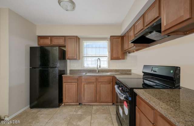 927 E Millard Court Gallery 4