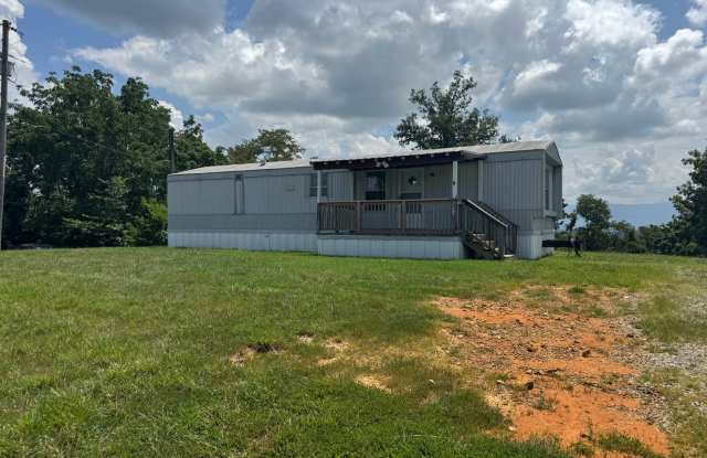 2 Bedroom 1 Bath Mobile Home located in Greeneville, TN photos photos