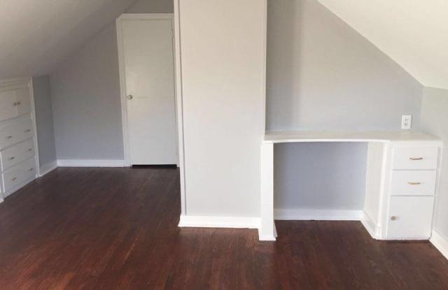 Charming 3 Bedroom with basement - 1312 West White Street, Champaign, IL 61821