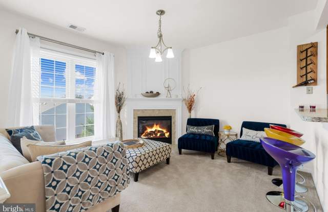6339-C EAGLE RIDGE Lane Gallery 3