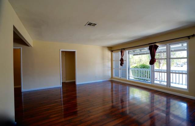 5087 Rockford Road Gallery 3