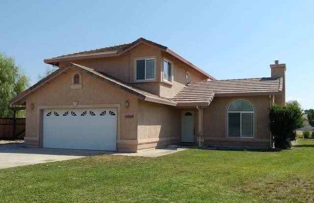 LARGE 3 BED 3 BATH HOUSE IN LAKE CALIFORNIA photos photos