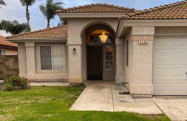 Live Vibrantly at 2488 Plumwood! photos photos