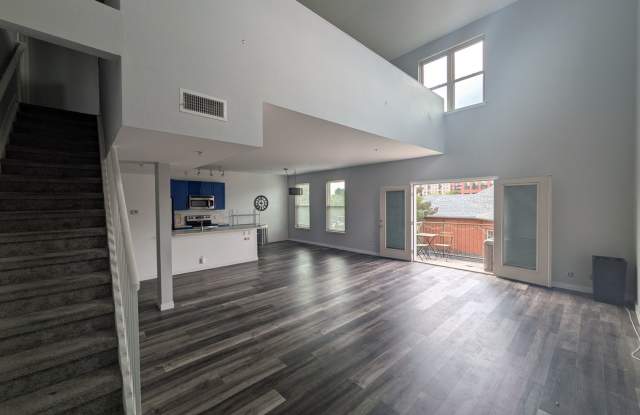 Capitol Hill Condo Living - 2 story with 2 Bedrooms and a Loft!     **Move-In Special** Gallery 4