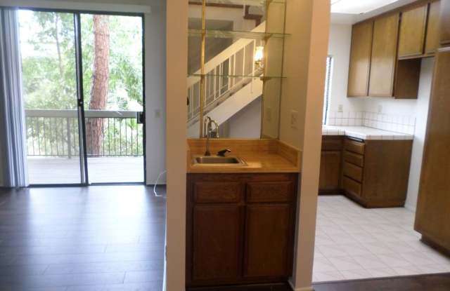 2134 Rockridge Court Gallery 4