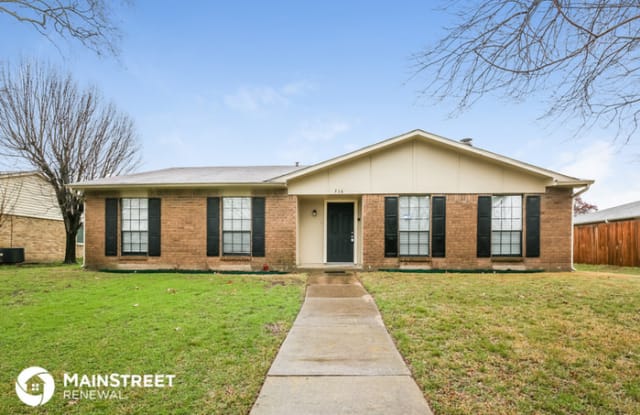 716 Nora Lane - 716 Nora Lane, DeSoto, TX 75115