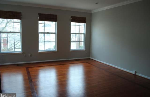 4122 GROVER GLEN COURT Gallery 2