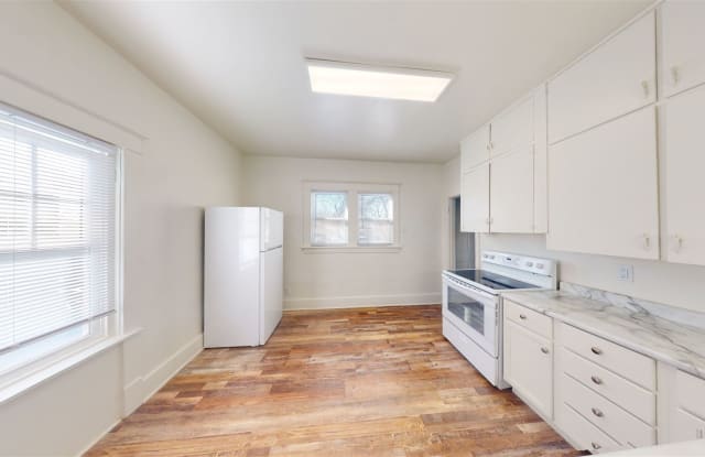 424 N 14th St - 424 North 14th Street, Bismarck, ND 58501