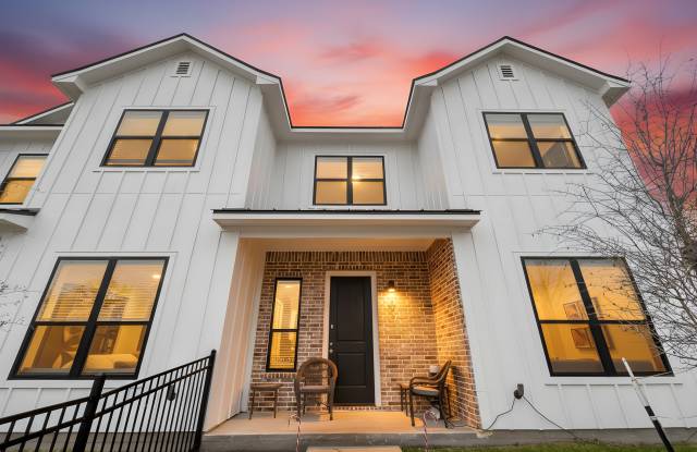 201 Fairway Drive Gallery 3
