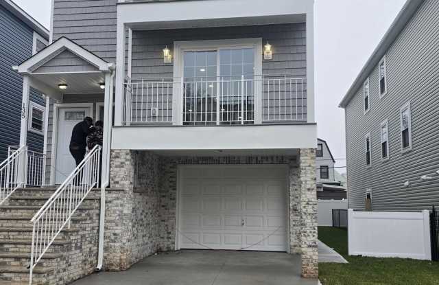 135 N 15TH ST photos photos