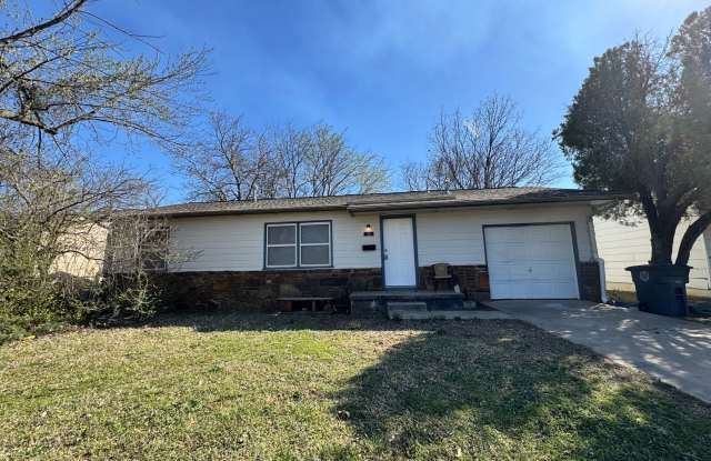 Newly Updated 3 Bedroom Home by Legacy School - 34 East 63rd Street North, Tulsa, OK 74126