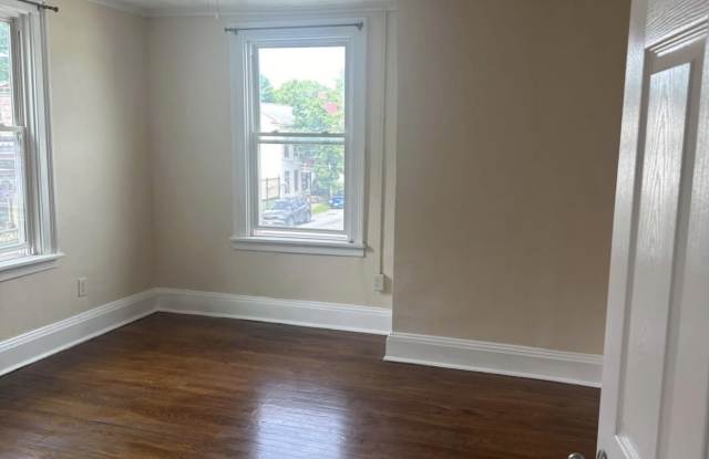 37 Middle Street - 2 photos photos 37 Middle Street - 2 photos photos