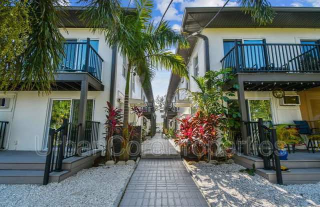 1023 Locust St NE - 1023 Locust Street Northeast, St. Petersburg, FL 33701