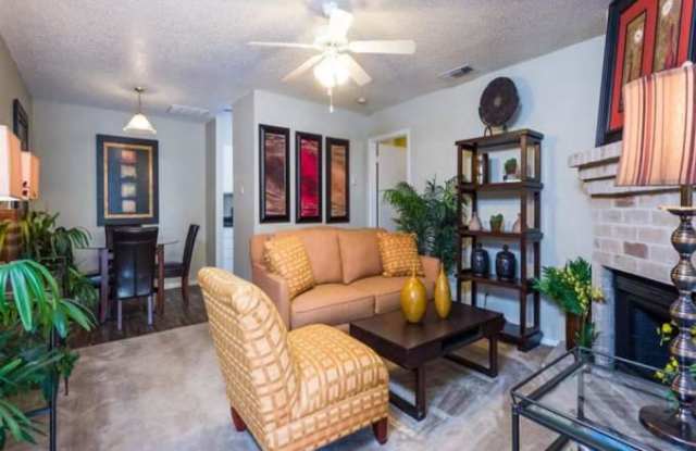 11739 Vance Jackson Rd Gallery 2