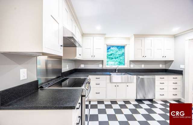 85 Woodland Rd. Gallery 3
