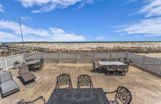 2400 Ocean Front Gallery 2