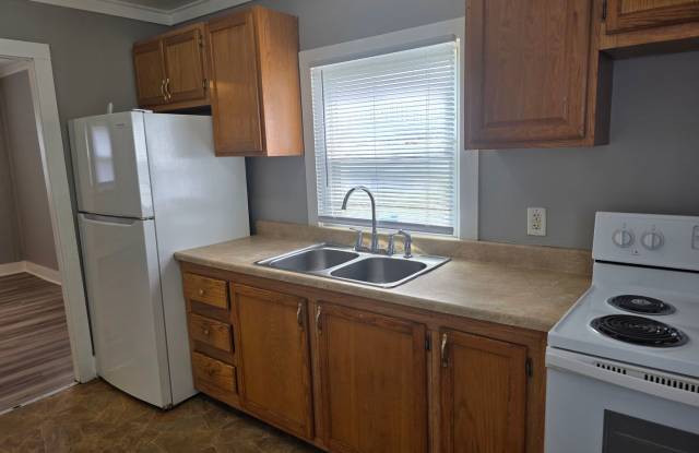 2-Bedroom, 1-Bathroom Home – $1050/Month | Accepting Section 8 Gallery 3