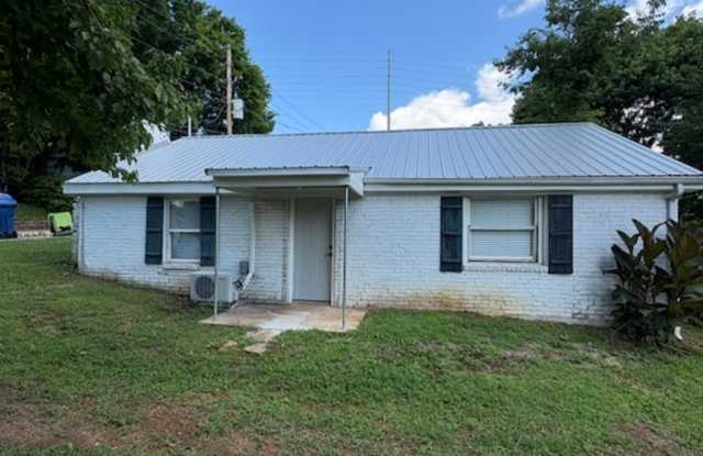 1906 Russell Ave, Jefferson City, TN 37760 - 1906 Russell Avenue, Jefferson City, TN 37760 1906 Russell Ave, Jefferson City, TN 37760 - 1906 Russell Avenue, Jefferson City, TN 37760