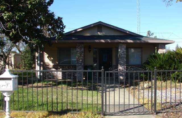 Cute Single Family Home in Gridley AVAILABLE NOW! photos photos