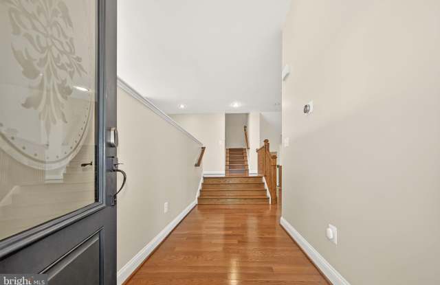 23394 EVENING PRIMROSE Square Gallery 4