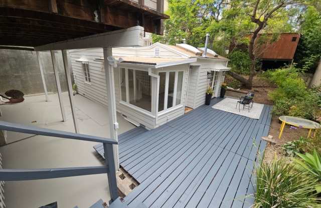 Cute One Bedroom Cottage Near the Center of Mission Hills! Gallery 2