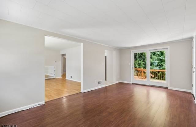 124 Holmes Oval Gallery 4