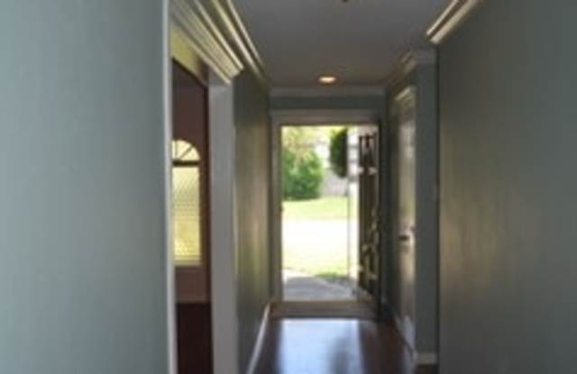 2405 Beluche Drive Gallery 2