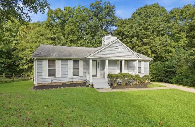 Move-in Ready 3 Bedroom Ranch Home in University Area photos photos