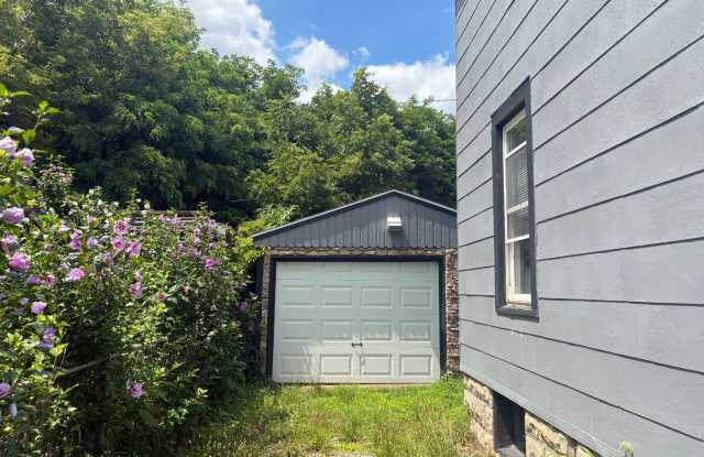 Charming 3-Bedroom Property in Prime Location Gallery 4