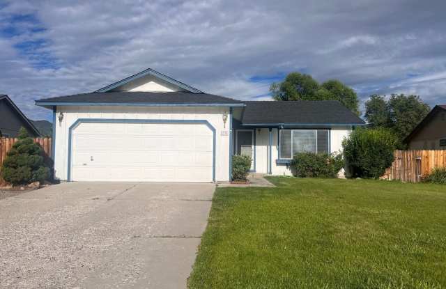 3/2/2 Home in Gardnerville Ranchos Gallery 1