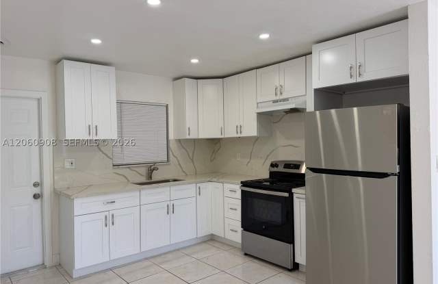732 SW 6th St - 732 Southwest 6th Street, Dania Beach, FL 33004