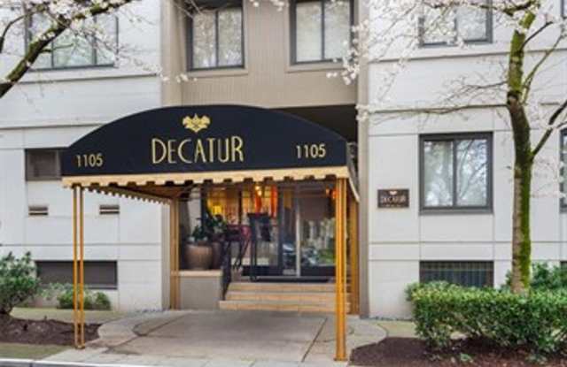 Highly desirable Decatur building. Live in the heart of the city! photos photos