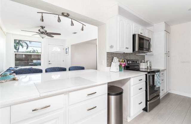 363 HARBOR DR photos photos