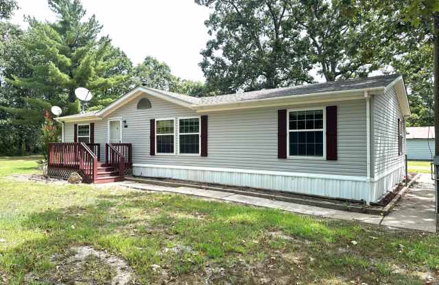 $1,350 / Month | 3 Bed · 2 Bath · 1,375 Sq. Ft. | ~½ Acre photos photos