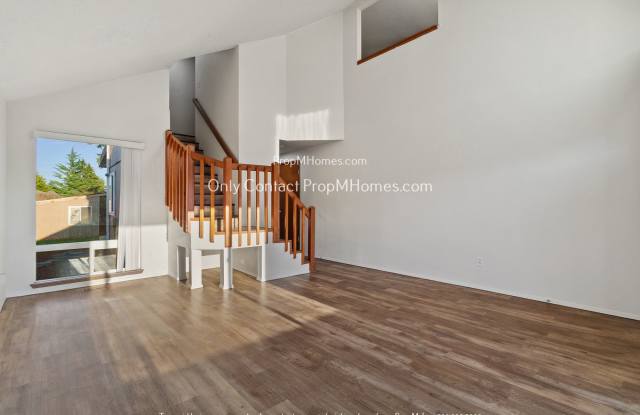 Charming Three Bedroom Home In Aloha - Close to Nike  Intel! photos photos