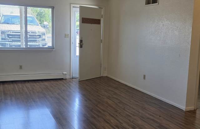 2543 Grand Avenue - 1 Gallery 3