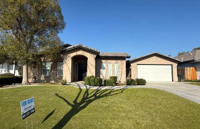 Spacious 5-Bedroom, 2-Bathroom Home in Southwest Bakersfield photos photos