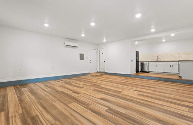 3301 Morrow Avenue - A Gallery 4
