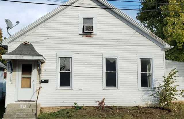 Great 3 bed 2 bath close to everything; more space than you think! - 118 Medford Street, Dayton, OH 45410