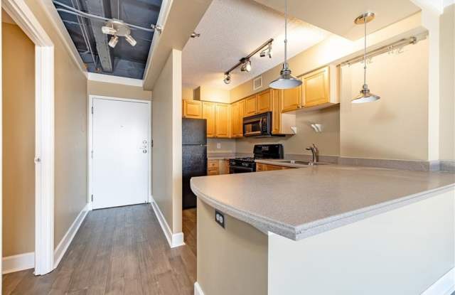 2479 Peachtree Road NE unit: 1010 Gallery 4