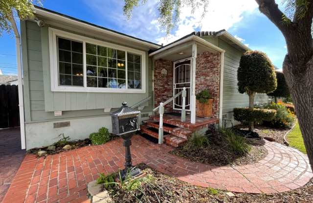 Quaint Midtown Ventura Home photos photos