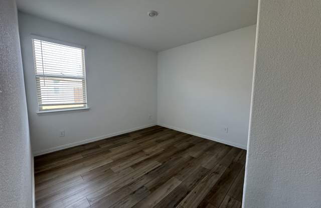 1102 Banyan Drive Gallery 4