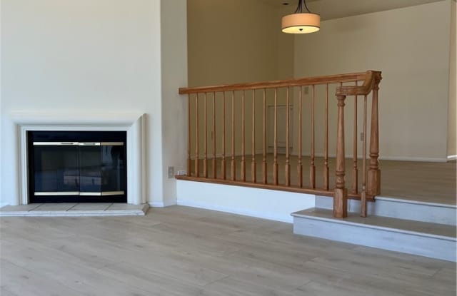 2825 Plaza Del Amo - 2825 Plaza Del Amo, Torrance, CA 90503