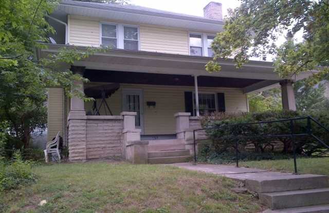 Charming 4 BD/2 BA home with large front porch behind optometry school and ELM Restaurant Gallery 3