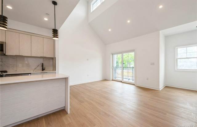 418 Atlantic unit: 208 photos photos 418 Atlantic unit: 208 photos photos