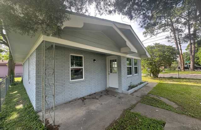 Now Available For Rent! - 721 Celeste Street, Lafayette, LA 70501 Now Available For Rent! - 721 Celeste Street, Lafayette, LA 70501