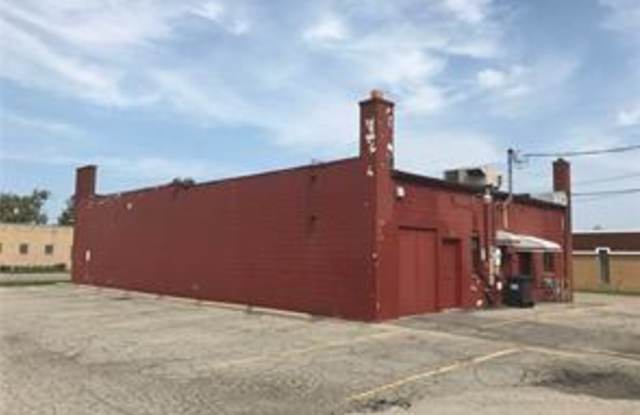 25105 W WARREN Street Gallery 4